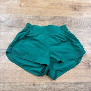 lululemon athletica Hotty Hot high waisted 2.5" shorts